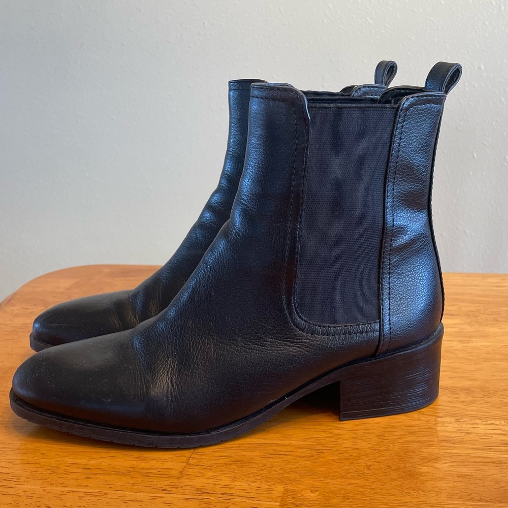 Kenneth Cole Reaction Women's 7.5 Salt Chelsea Black Leather Ankle Boots
